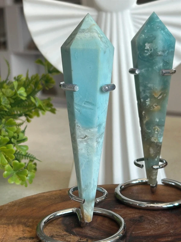 Caribbean Calcite wand, natural, cream blue