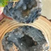 Geoda de ágata bandeada con cristales naturales