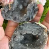 Geoda de ágata bandeada con cristales naturales
