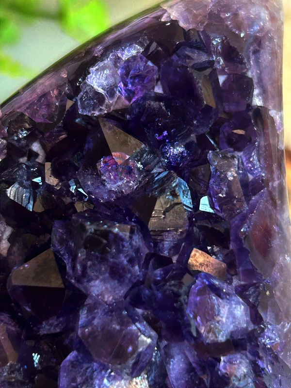 Amatista drusa · forma de llama de vela