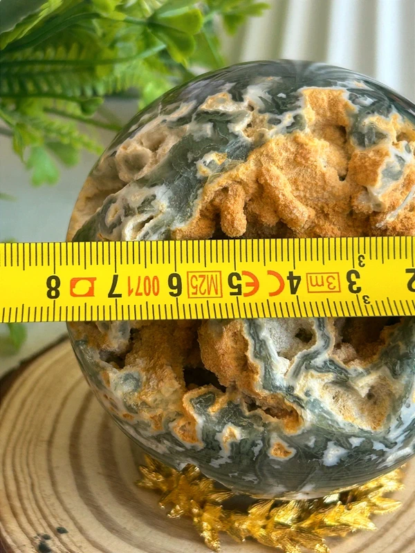 Esfera de ágata musgo con gran cavidad druzy
