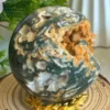 Esfera de ágata musgo con gran cavidad druzy