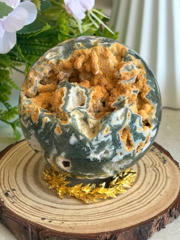 Esfera de ágata musgo con gran cavidad druzy