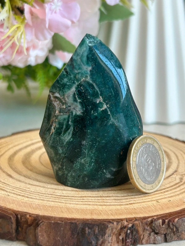 Punta en forma de llama · verde oscura