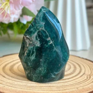 Punta en forma de llama · verde oscura