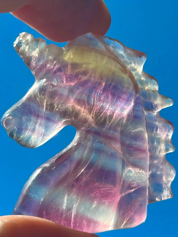 Unicornio de fluorita multicolor • cristal (precio especial)