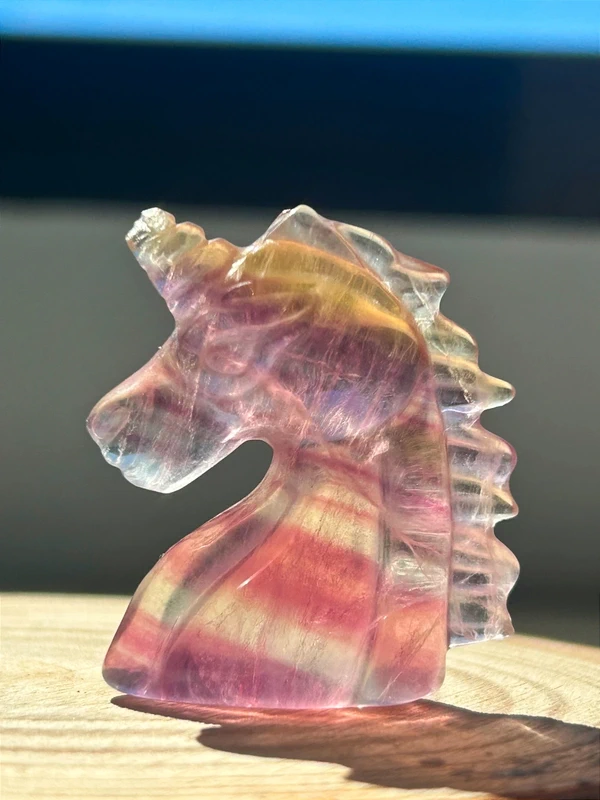 Unicornio de fluorita multicolor • cristal (precio especial)