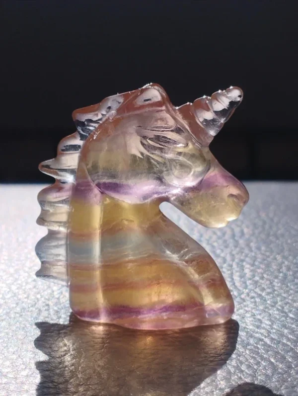 1775510908.webp Unicornio de fluorita multicolor