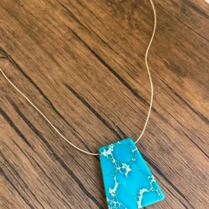 Collar artesanal de jaspe azul estilo mar