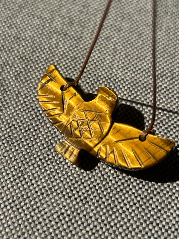 Colgante águila en ojo de tigre