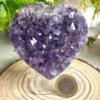 Corazón de amatista natural · drusa sobre ágata gruesa
