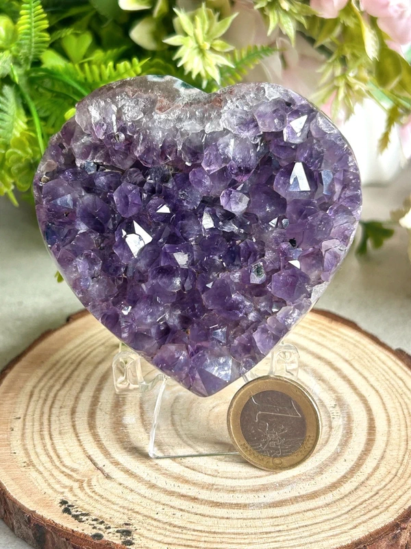 Corazón de amatista natural · drusa sobre ágata gruesa