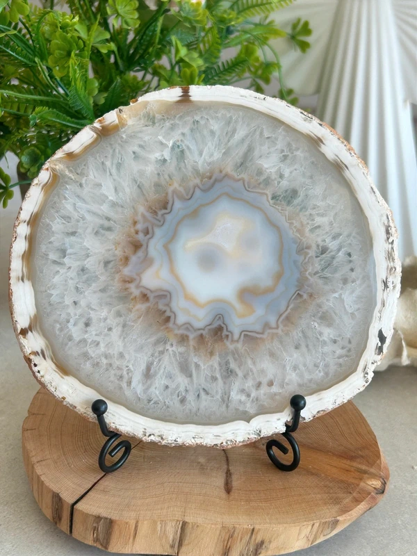 Natural white agate with yellow crystalline cavity