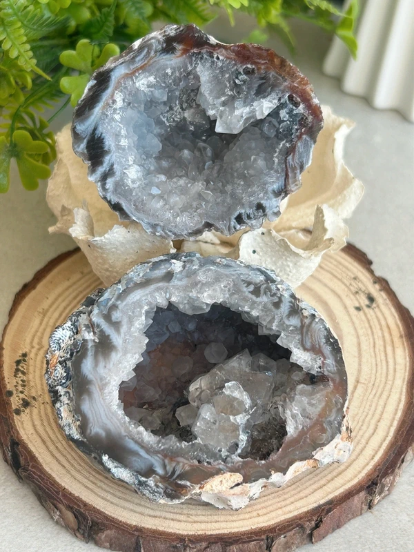 Geoda de ágata en forma de montaña