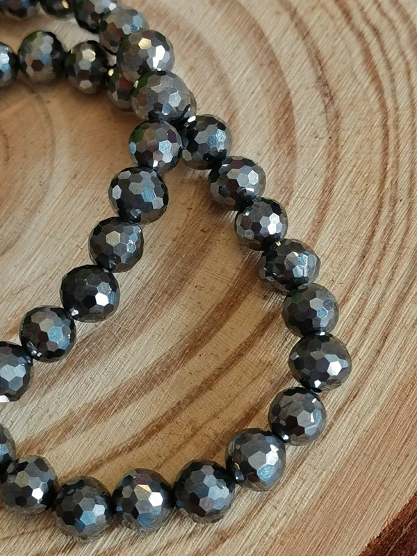 1775922318-2.webp Faceted hematite bracelet • natural
