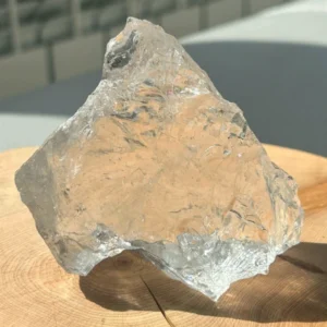 Clear Quartz (Rock Crystal) · alta transparencia con arcoíris natural