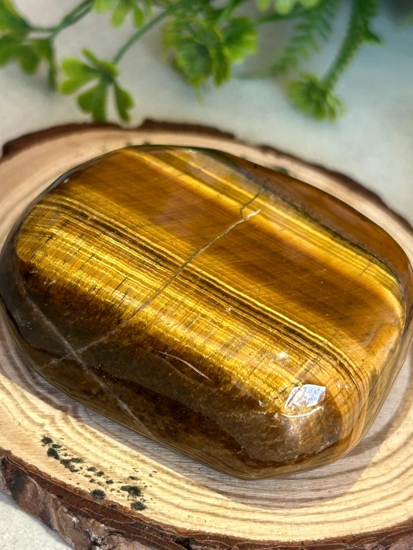 Decorative piece of natural tiger's eye