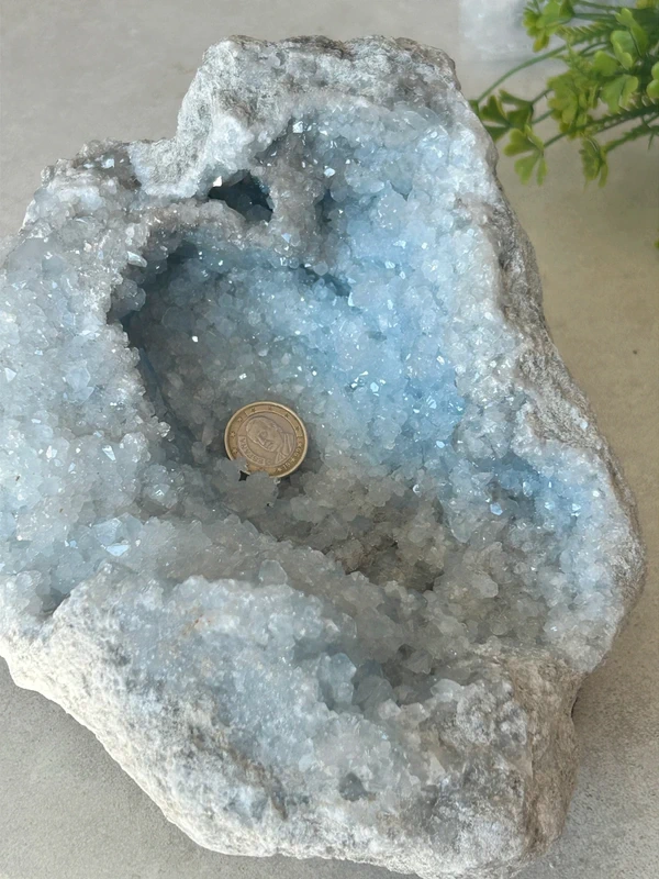 Gran geoda de celestina azul 3.9kg Natural