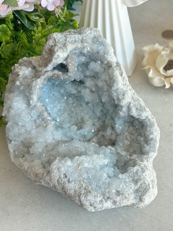 Gran geoda de celestina azul 3.9kg Natural