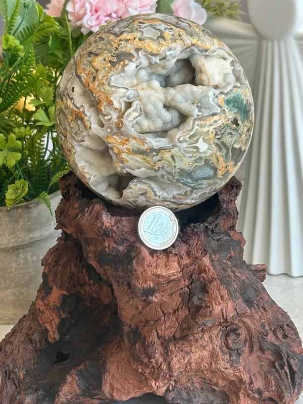 Gran esfera de ágata tipo lace con geodas naturales