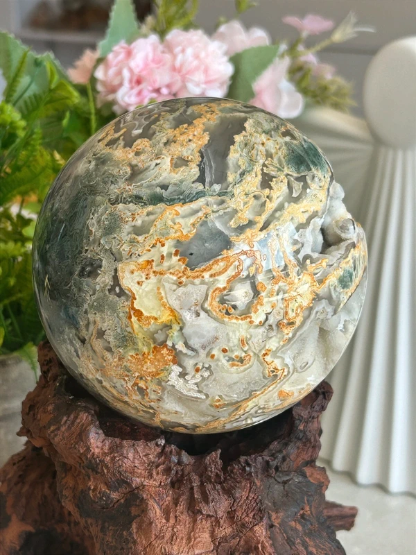 Gran esfera de ágata tipo lace con geodas naturales