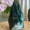 Punta en forma de llama · jaspe verde