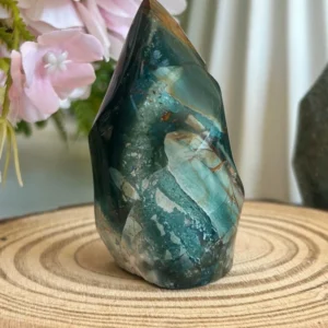 Punta en forma de llama · jaspe verde