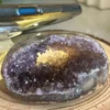 Geoda de amatista con cavidad profunda