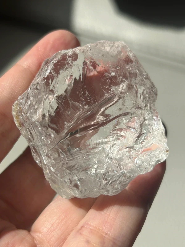 Clear Quartz (Rock Crystal) de alta transparencia con arcoíris natural