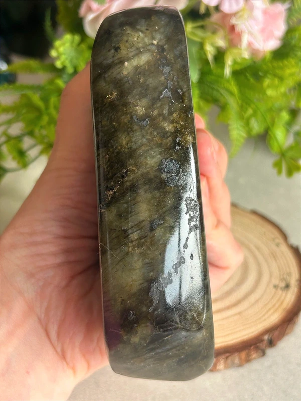 1776630817-4.webp Intense Blue Labradorite Decorations