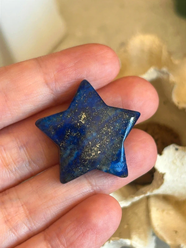 Natural lapis lazuli star