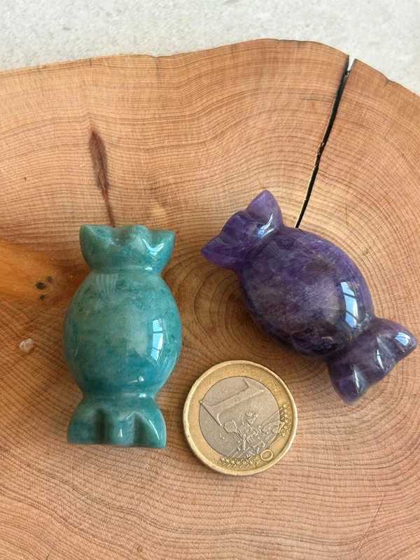 Candy-shaped figure in natural stone • Amazonite / Amethyst