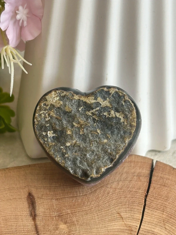 1776675354-2.webp High-quality amethyst heart