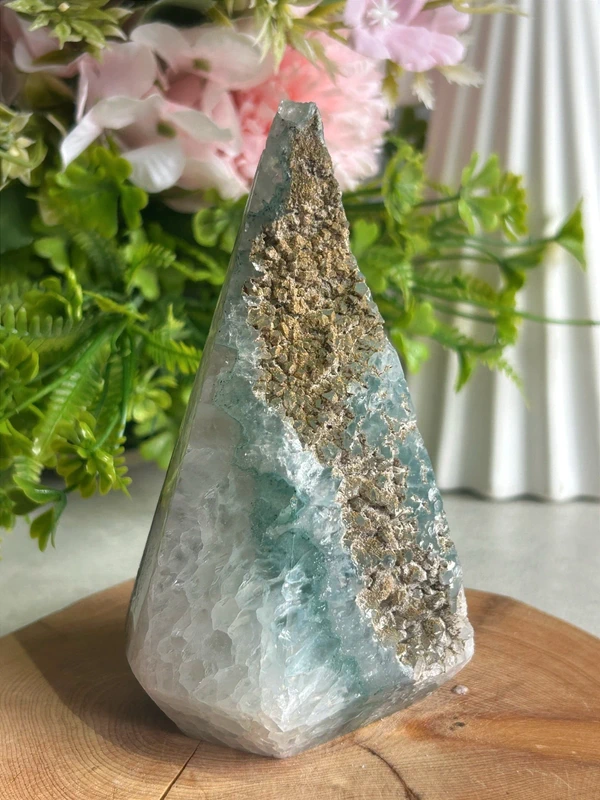 1776763722-1.webp Natural green agate point