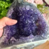 Amatista grande con cavidades naturales