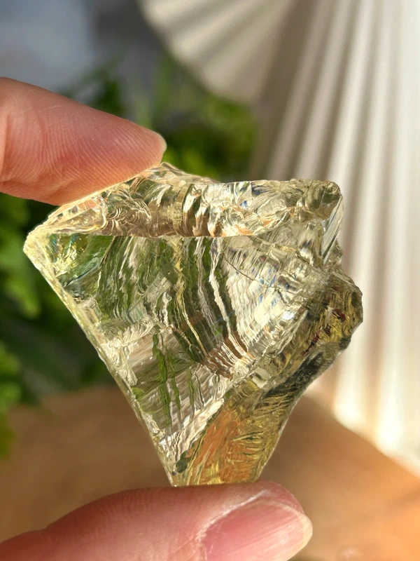 Andara amarillo limón · cristal muy luminoso y transparente