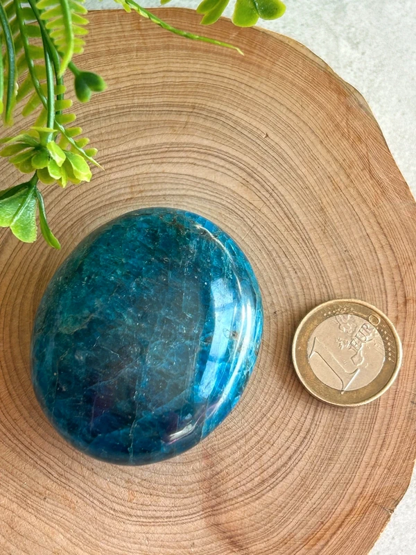 Apatita azul piedra de mano natural