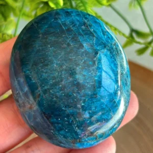 Apatita azul piedra de mano natural