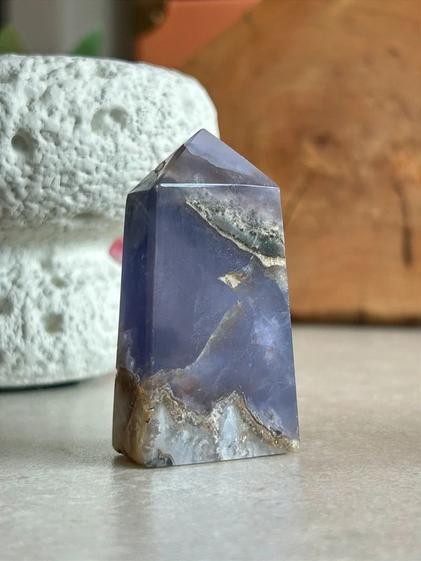 Translucent violet fluorite tower • crystal