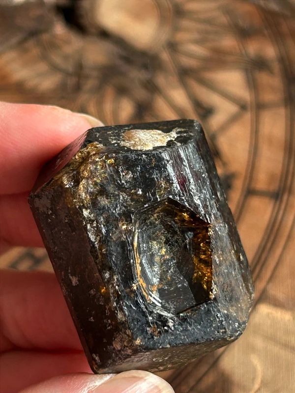 1777155202-4.webp Black tourmaline • God's footprint • natural golden tones