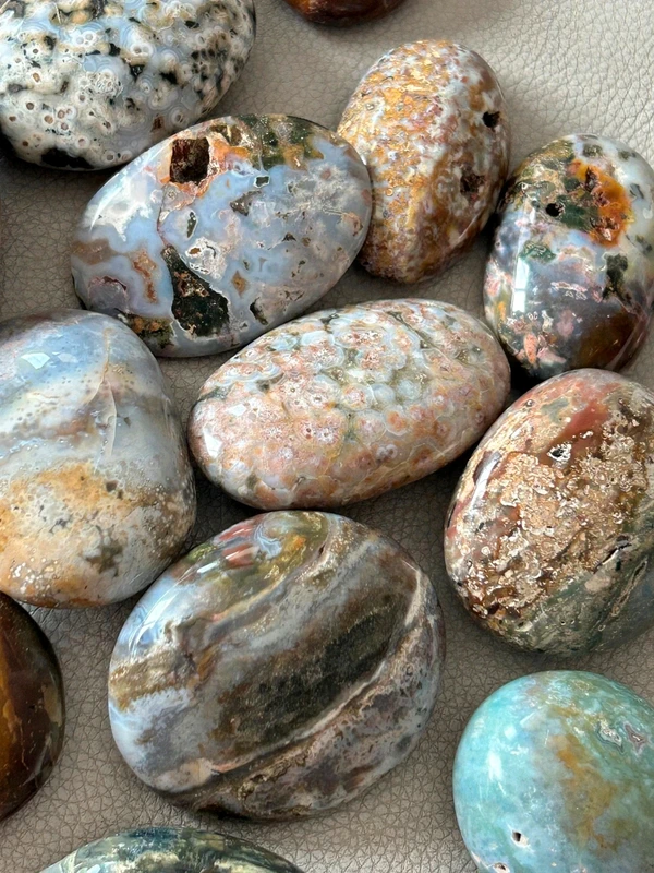 Piedras de palma en cristal de jaspe oceánico