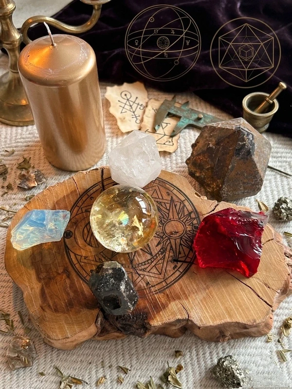 Lightning-Struck Wood / Sun-Moon-Zodiac Astrological Board / Crystal Display Stand