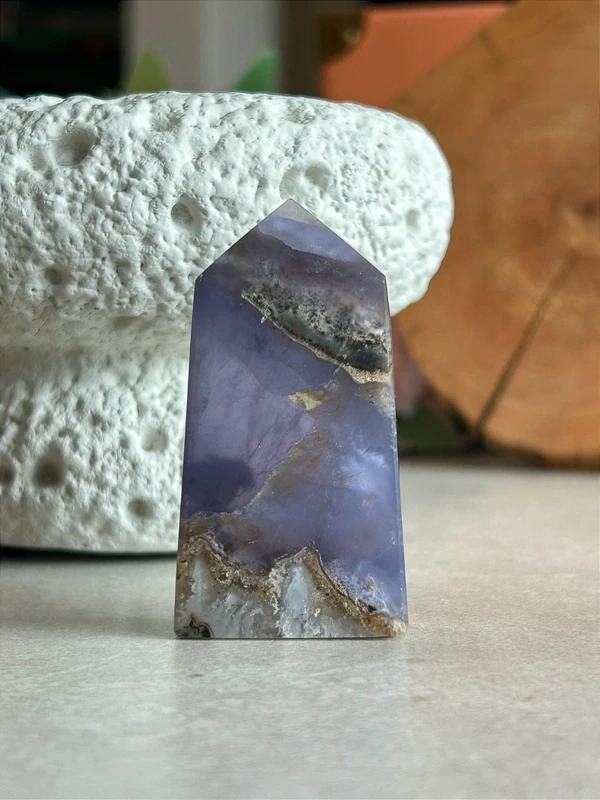 Translucent violet fluorite tower • crystal