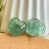 Corazones de fluorita verde menta • Cristal natural