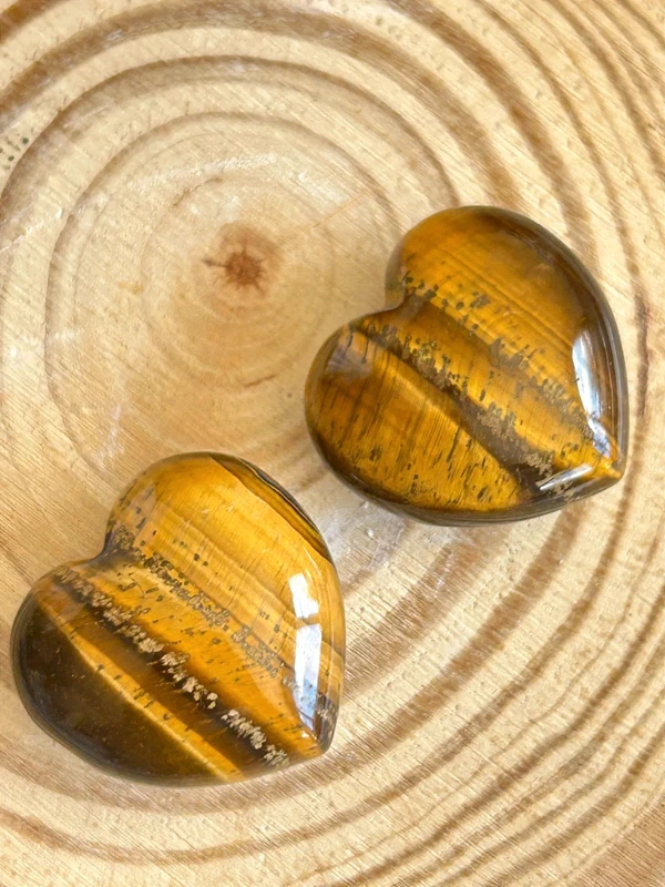 Corazones de ojo de tigre natural