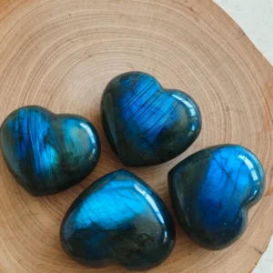Corazones de labradorita con intenso destello azul