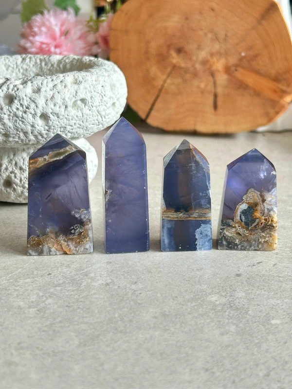 Translucent violet fluorite tower • crystal