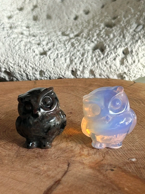 Stone owls with UV flame effect and translucent opaline