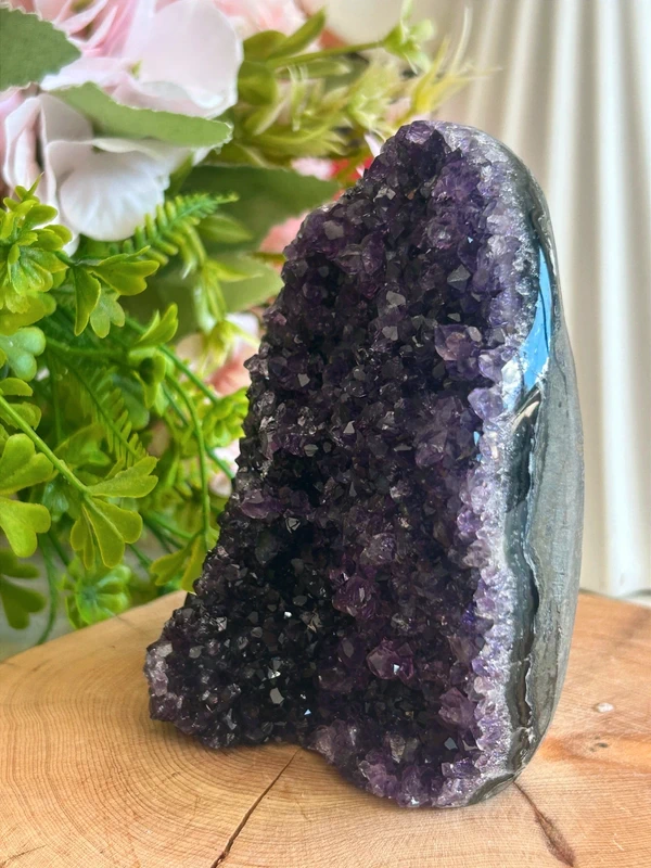 1777554291-2.webp Intense natural amethyst 💜 open formation with relief
