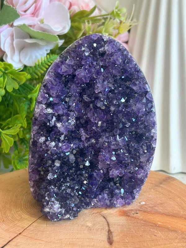 1777554291.webp Intense natural amethyst 💜 open formation with relief